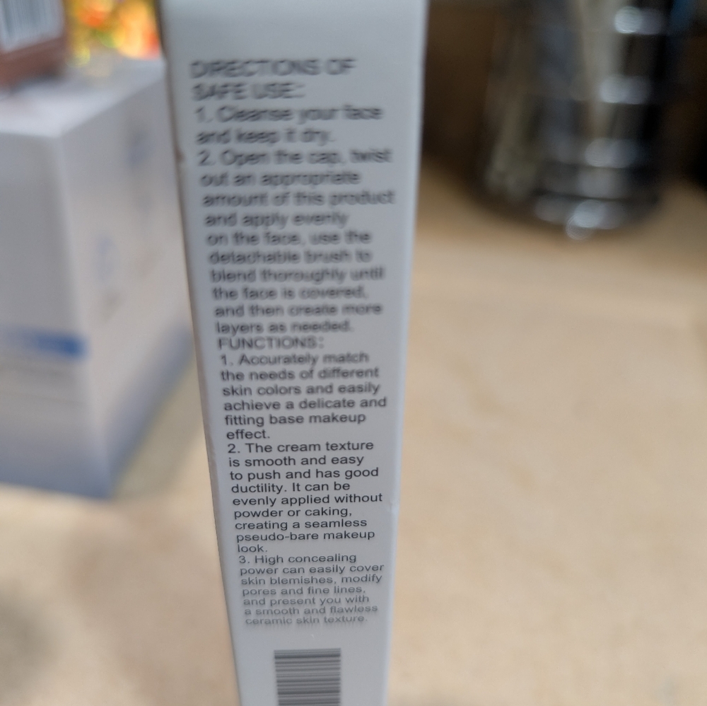 Color Changing foundation Hydration Stick - Picture 3 of 5